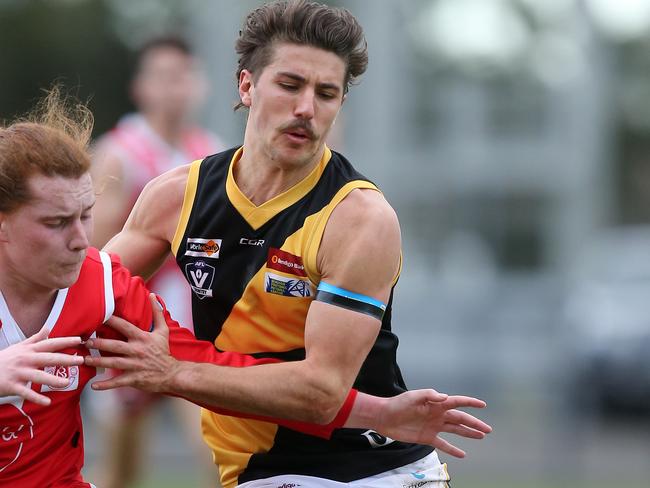 Bendigo FNL, South Bendigo Bloods v Kyneton Tigers, at QE Oval, Bendigo, Jesse Sheahan, 14, South Bendigo   &  Mitch Comben, 9,   Kyneton,     Picture Yuri Kouzmin