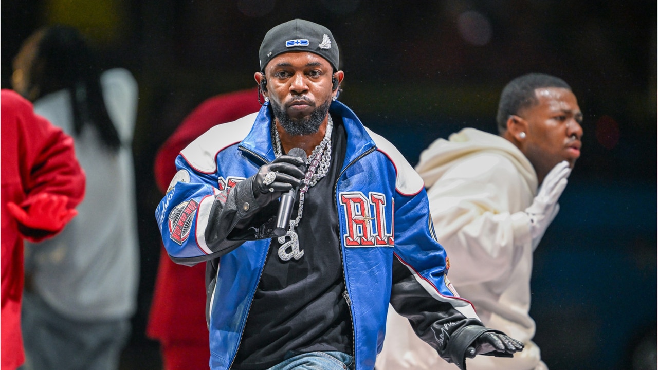 Kendrick Lamar and SZA sizzle at Super Bowl