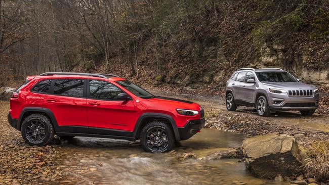 Tough hombres: Jeep Cherokee Trailhawk, left, and Cherokee Limited