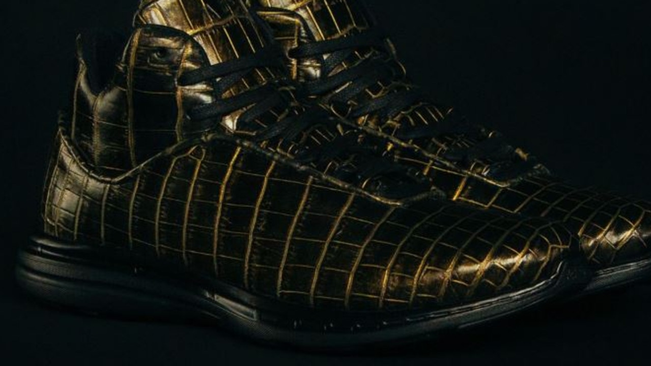 Lebron crocodile outlet shoes