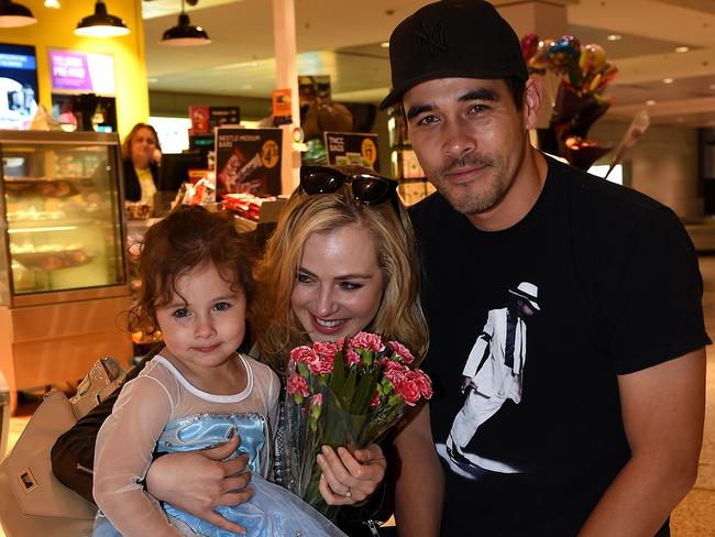 Jessica Marais with daughter Scout and ex James Stewart in 2014.