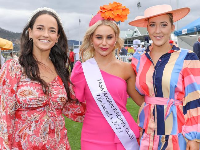 Lucy Cooper, Courtney Pearce and Isabella Britton at the Hobart Cup Day. Picture : Mireille Merlet