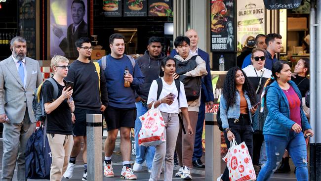 MELBOURNE, AUSTRALIA - NewsWire Photos - 27 APRIL, 2023: Crowds in Melbourne CBD. Generic, stock image.Picture: NCA NewsWire / David Geraghty