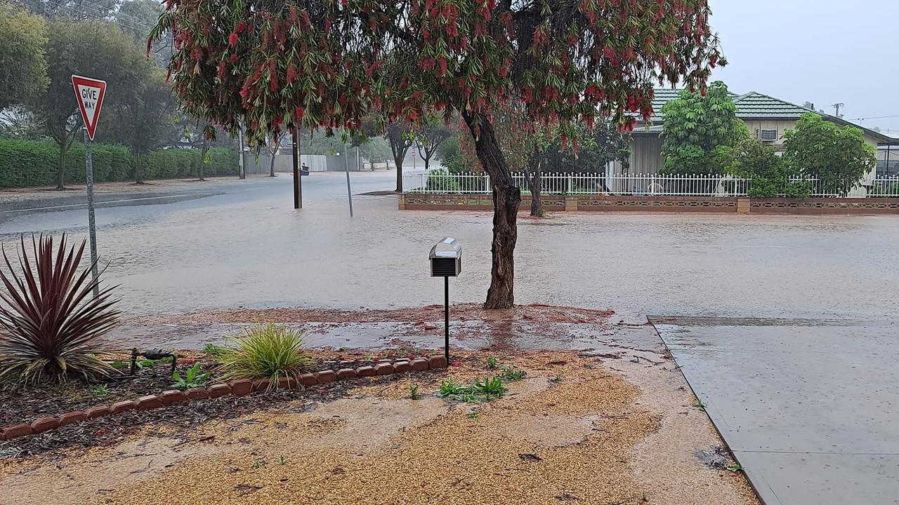 Flash flooding on Seventeenth St in Renmark on Sunday. Picture: Liz Beech