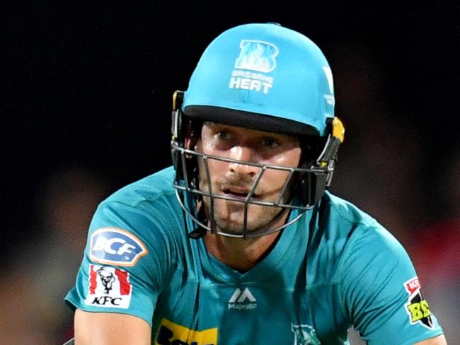 Joe Burns of the Heat dives for his crease to be run out during the Big Bash League (BBL) cricket match between the Brisbane Heat and Melbourne Renegades at the Gabba in Brisbane, Sunday, January 19, 2020. (AAP Image/Darren England) NO ARCHIVING, EDITORIAL USE ONLY, IMAGES TO BE USED FOR NEWS REPORTING PURPOSES ONLY, NO COMMERCIAL USE WHATSOEVER, NO USE IN BOOKS WITHOUT PRIOR WRITTEN CONSENT FROM AAP