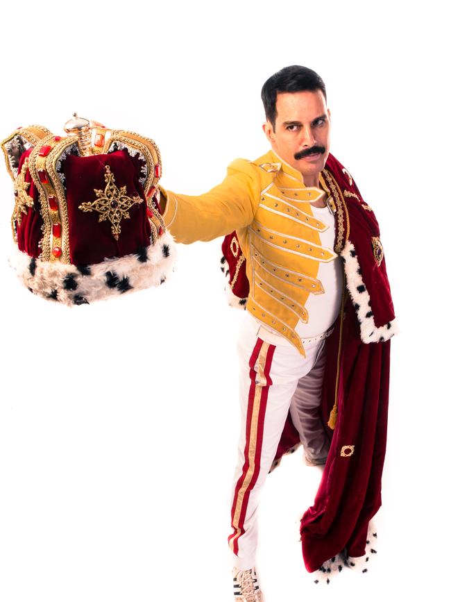 Killer Queen Experience featuring John Blunt as Freddie Mercury.