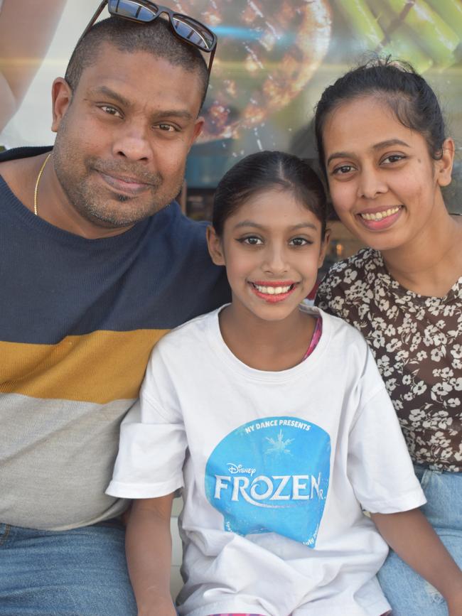 Kasun Karunamuni, Rashmi Karunamuni and Avya Karunamuni at Frozen Junior by NY Dance. Photos by Georgie Walker.