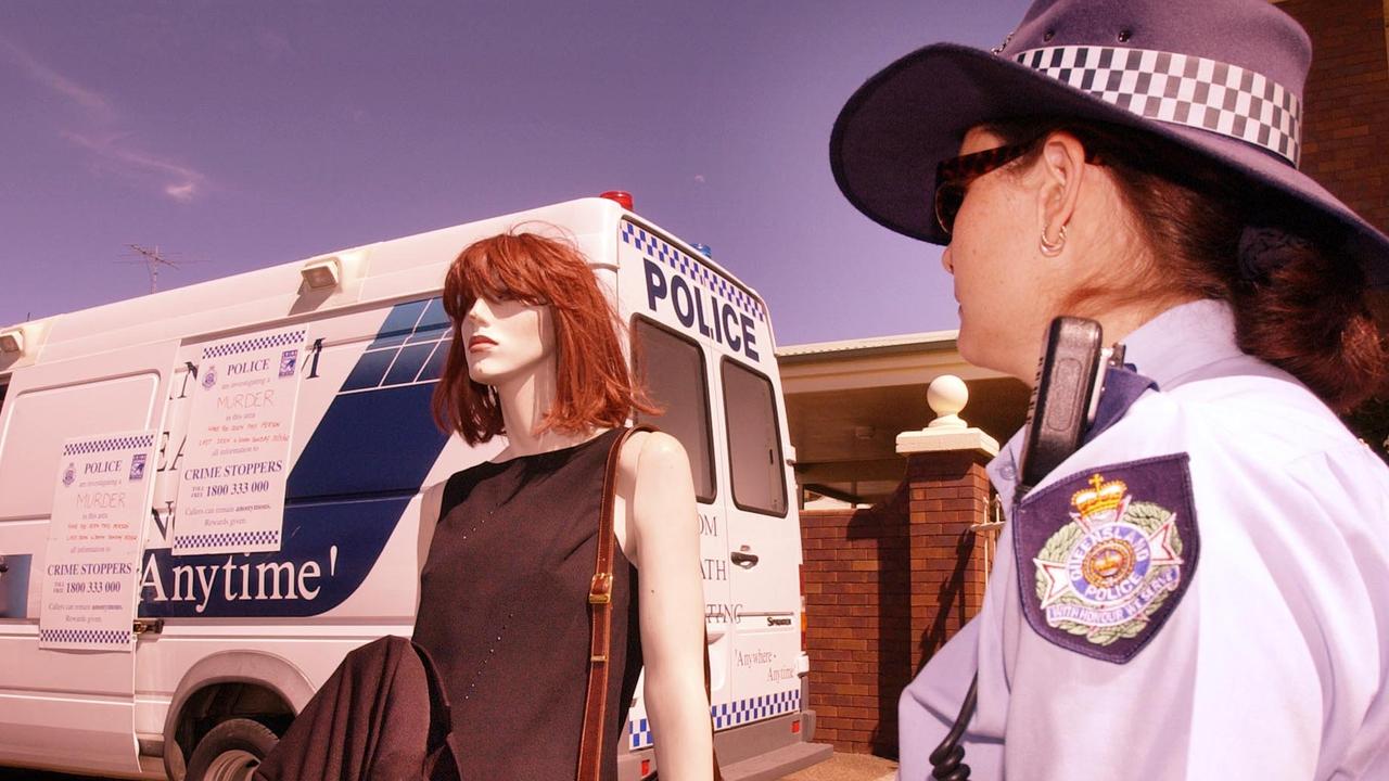 Tarmara Smith Murder 2002: A mannequin dressed like Tarmara June Smith stands where she was last seen alive in Clifford Street, outside Grand Central Shopping Centre. Senior Constable Belinda Moriarty on right. Photo Nev Madsen