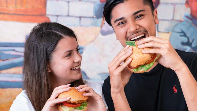 Sophie Brereton and Jason McGregor try Nando's plant-based meat burger.