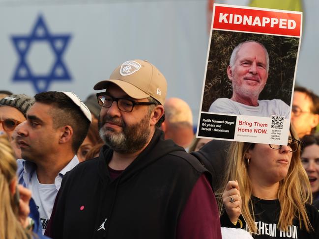 MELBOURNE, AUSTRALIA.NewsWire Photos. OCTOBER 07, 2024. Vigil in Melbourne on the first anniversary of the Hamas attacks in Israel. Picture: NewsWire/Ian Currie