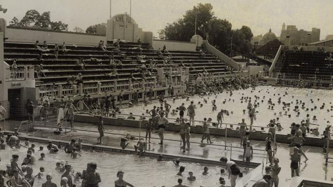 Retro Summer: How Melburnians soaked up the sun in the 50s, 60s and 70s ...