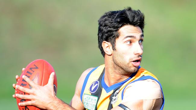 S48mv933 VAFA football. St Bernard's V Old Xavierians at St Bernards College, West Essendon. St Bernard's Nathan Kazuro