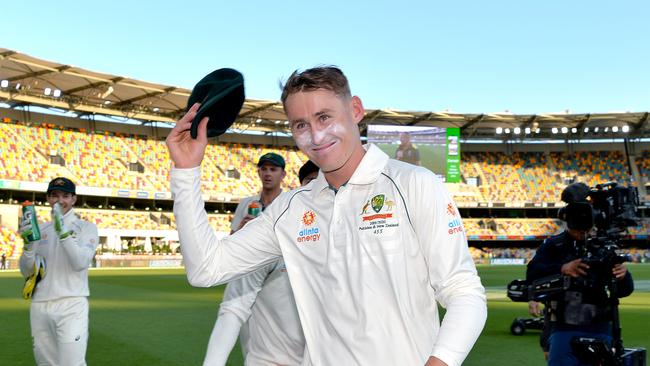 BRISBANE, AUSTRALIA - NOVEMBER 23: Marnus Labuschagne of Australia acknowledges the fans after the end of the days play during day three of the 1st Domain Test between Australia and Pakistan at The Gabba on November 23, 2019 in Brisbane, Australia. (Photo by Bradley Kanaris/Getty Images)