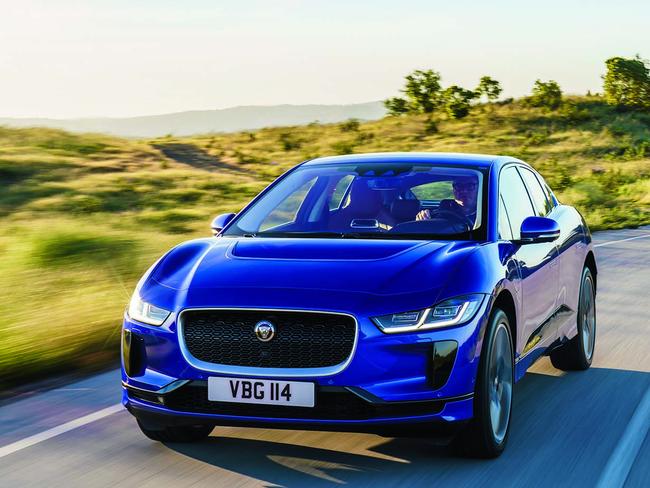 TWAM20190126 EMBARGO FOR TWAM 26 JAN 2019 NO REUSE WITHOUT PERMISSIONJERMY CLARKSONJAGUAR I-PACE