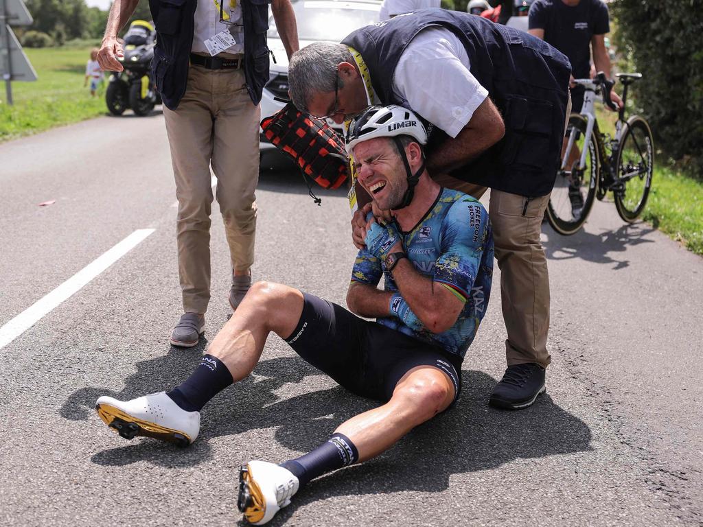 ‘It’s heartbreaking’ Mark Cavendish crashes out of Tour de France