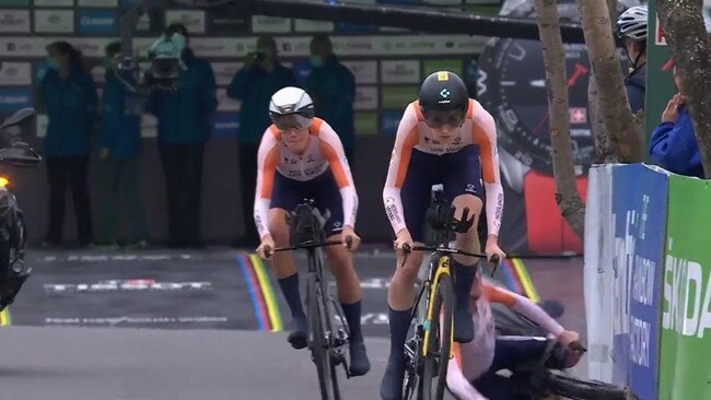 Dutch cycling great Annemiek Van Vleuten (Bottom right) crashed out in Wollongong – and suffered a fractured elbow.