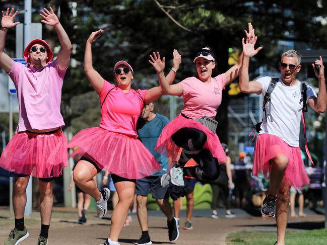 26th September 2020, Burleigh Heads, Nick Turner, Briana Van Zijl, Jess Van Zijl and Ed Van Zijl get ready for the 2020 Virtual Walk for Women's Cancers on behalf of Cancer Council Qld.Photo: Scott Powick News Corp