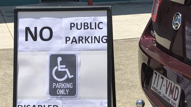 No public parking sign at Arundel pre-poll