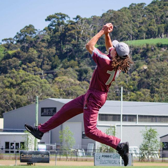 Longley teenager Ryan Bradburn lands a spectacular catch. Picture Equine &amp; Sport Photography