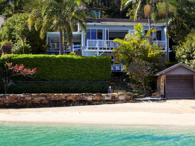 The Markopoulos family has listed the Palm Beach retreat which was bought from  actor turned children’s book writer Sophie Lee. Source: LJ Hooker