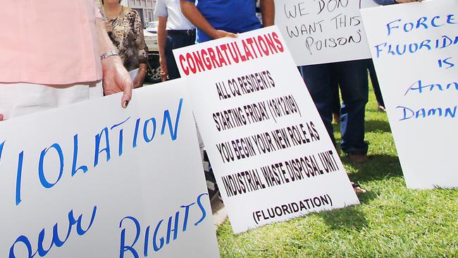 Cr Glenda Mather addresses a crowd of about 50 anti-fluoride protesters outside City Hall. Photo Chris Ison / Morning Bulletin