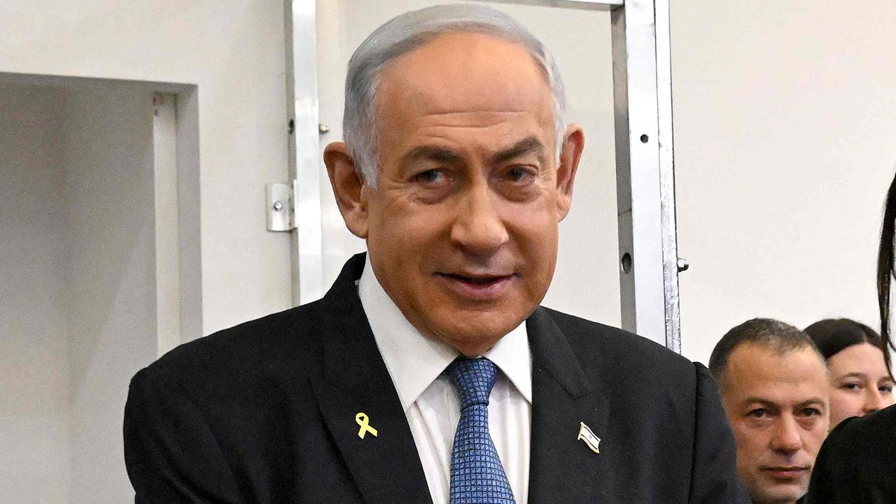 Netanyahu to have prostate removed