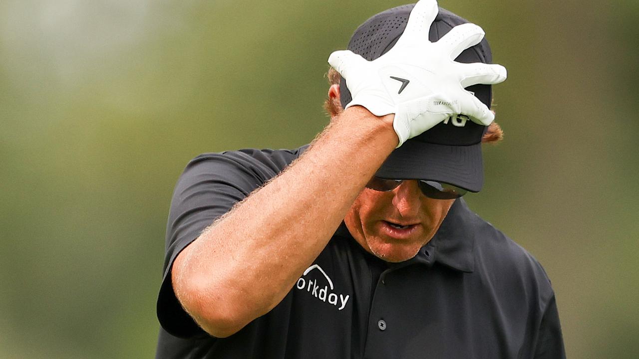 Phil Mickelson struggled on day one.