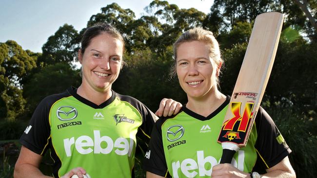 Rene Farrell and Alex Blackwell back in the lime green.