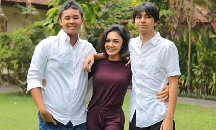 720px x 432px - Yuni Shara: Indonesian mum watches PornHub with her teen sons | Kidspot