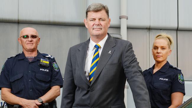 South Australia Police Association president Mark Carroll said selling beer cans at Adelaide Oval puts people at risk. Picture: AAP Image/ Brenton Edwards