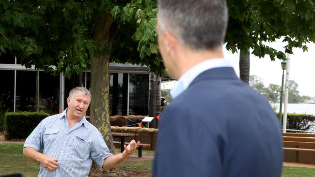 Local Barry Fletcher questions Premier Peter Malinauskas at the press conference in Renmark. Picture: Kelly Barnes