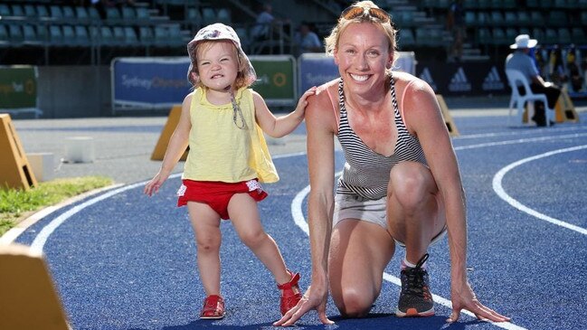 Tamsyn Manou and daughter Izabella.