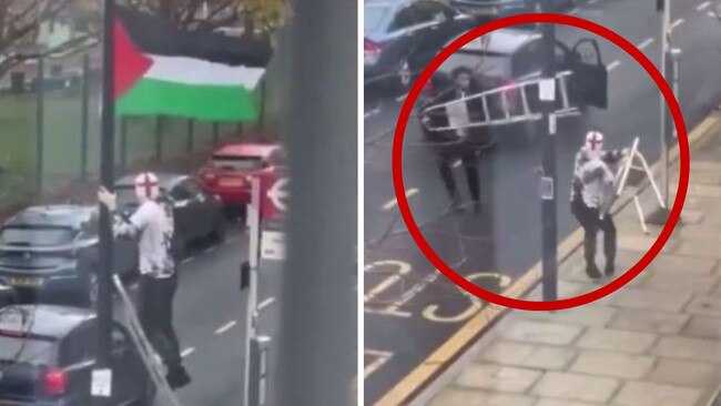 Two men fight with ladders on a London street. Picture: Twitter @CrimeLdn