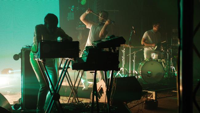 Meredith Music Festival 2015. Harvey Sutherland and Bermuda giving it to us in a scalene triangle.