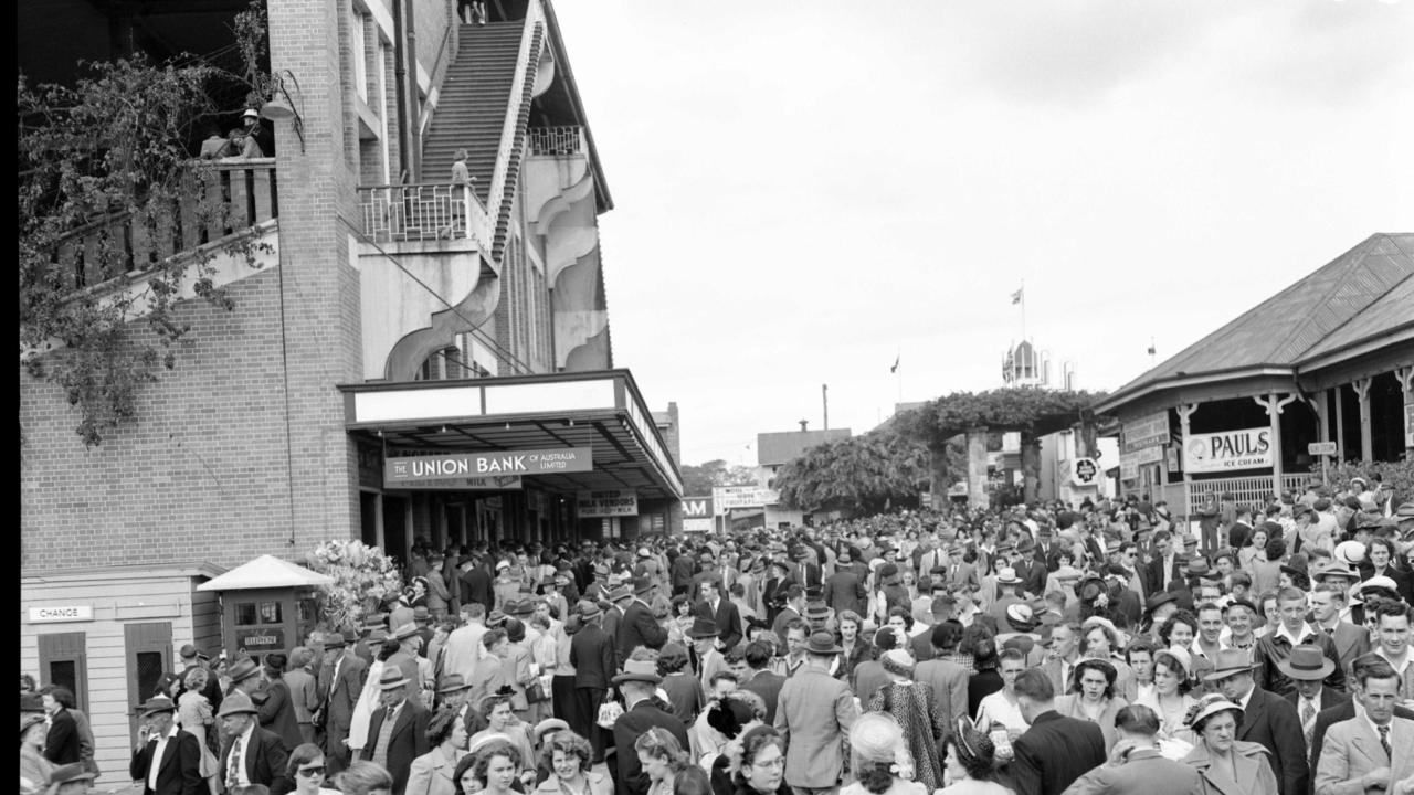 Crowds in 1950.