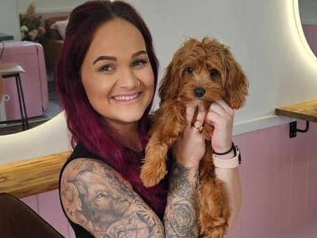 A Tinana home salon, exuding a cozy atmosphere and accompanied by an adorable puppy, has captured the hearts and support of more than 100 people in the Fraser Coast region.