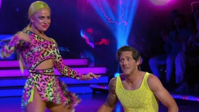 Dancing With the Stars contestant's lift goes wrong