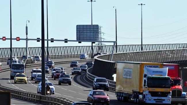 Traffic conditions leading onto the West Gate bridge