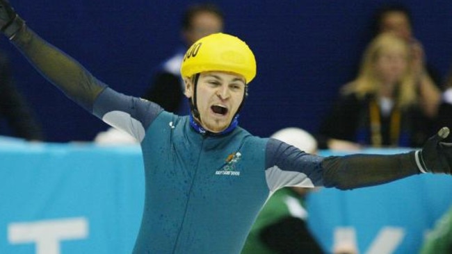 Stephen Bradbury wins the Olympic gold.