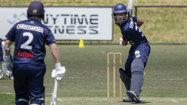 VSDCA: Daniel Edwards batting for Elsternwick. Picture: Valeriu Campan