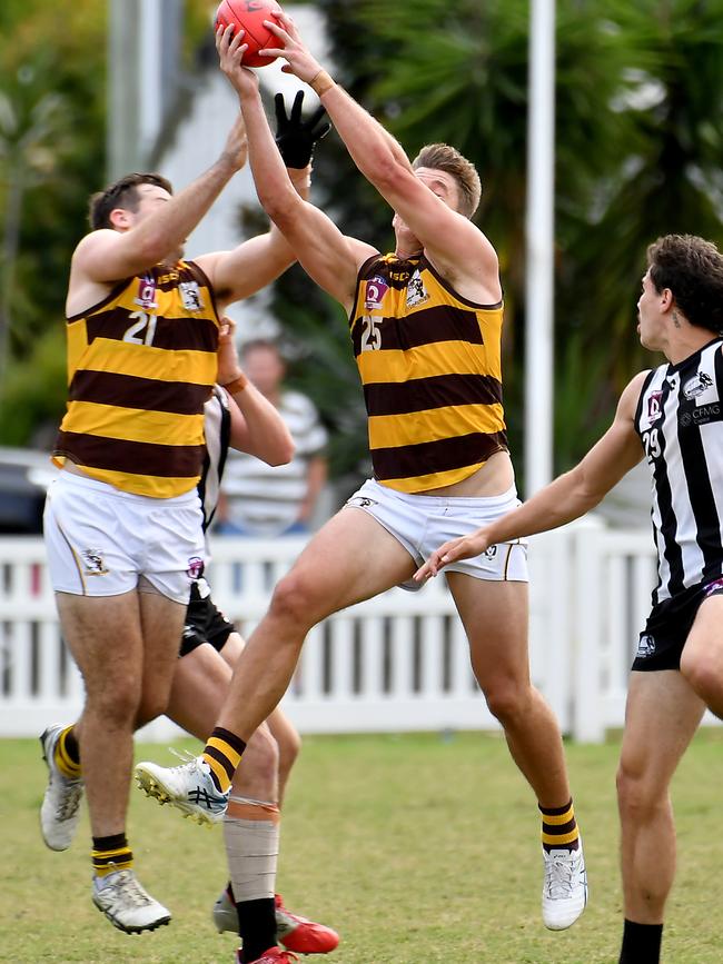 QAFLseniors - Aspley v Sherwood Magpies. Picture, John Gass