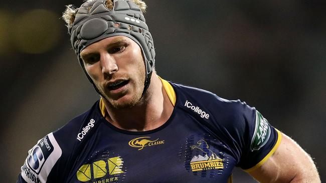 CANBERRA, AUSTRALIA - APRIL 02: David Pocock of the Brumbies looks dejected after dropping a pass during the round six Super Rugby match between the Brumbies and the Chiefs at GIO Stadium on April 2, 2016 in Canberra, Australia. (Photo by Mark Metcalfe/Getty Images)