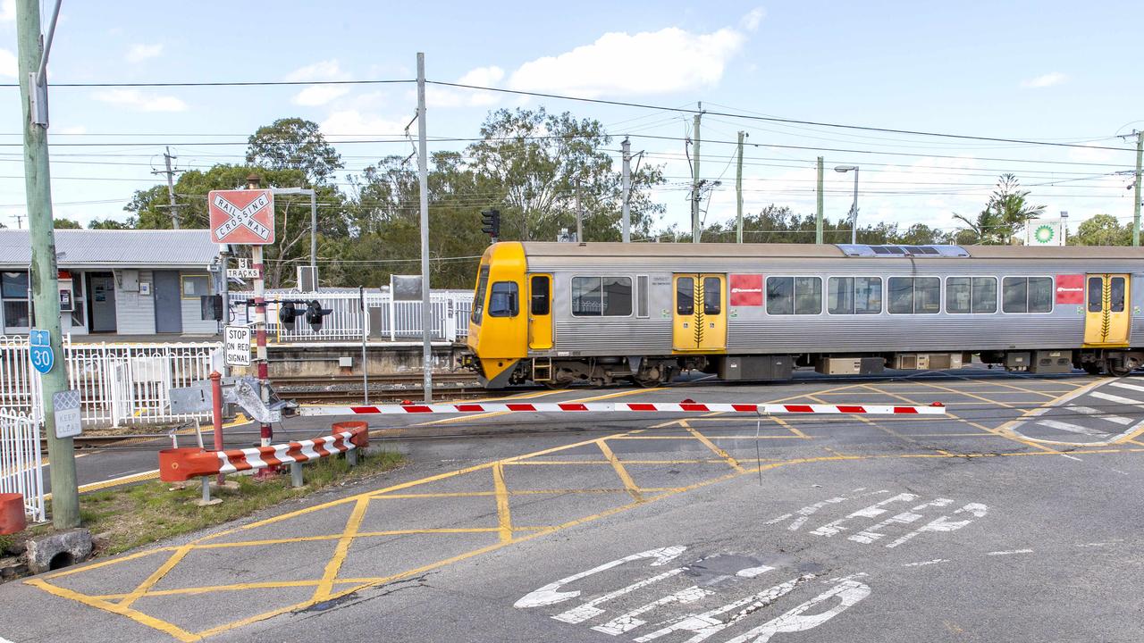 Federal Budget Lnp Politicians Call For Meeting With Queensland State Government To Fix Lindum Level Crossing The Courier Mail