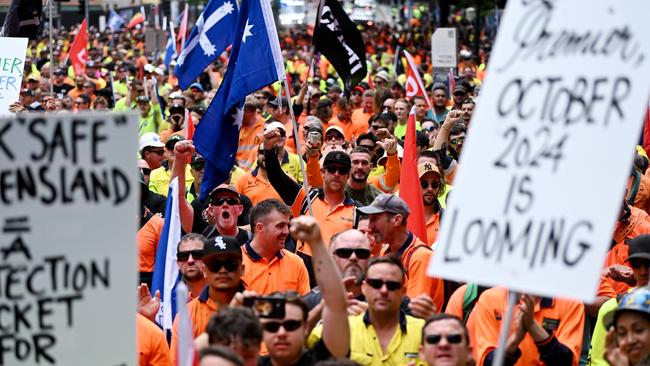 Members of the CFMEU protest against the Palaszczuk government outside Parliament house in Brisbane on Thursday. Picture: Dan Peled / NCA NewsWire