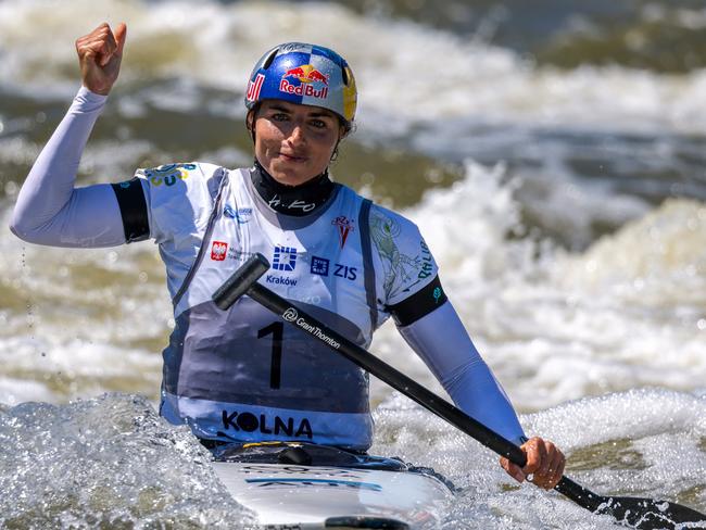 Jess Fox on her way to a record-breaking sweep of World Cup slalom events in Krakow. Photo: Paddle Photography