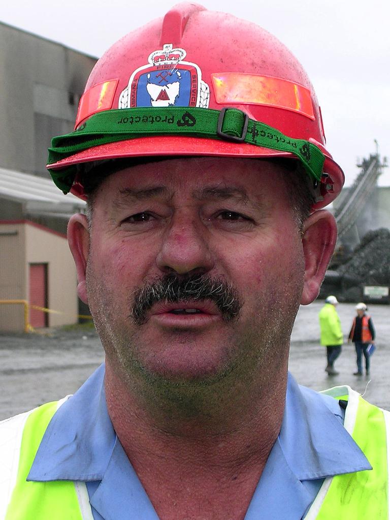 Tasmania Fire Service district officer Rob Deverell.