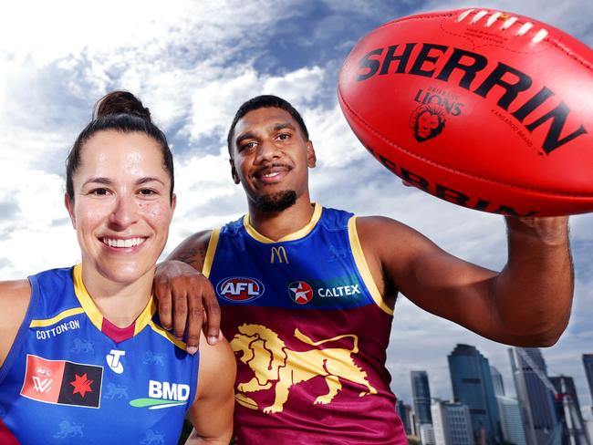 Ally Anderson and Keidean Coleman, for a story on their contracts, Kangaroo Point, on Tuesday 9th January 2024 - Photo Steve Pohlner