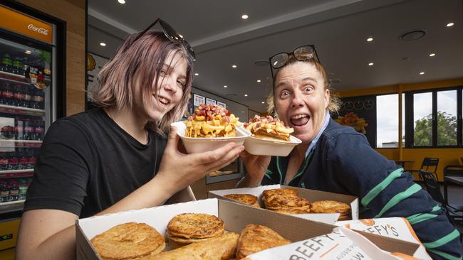 Breeanna Feeney (left) and Tracy Feeney as Beefy's opens in Newtown, Wednesday, October 30, 2024. Picture: Kevin Farmer