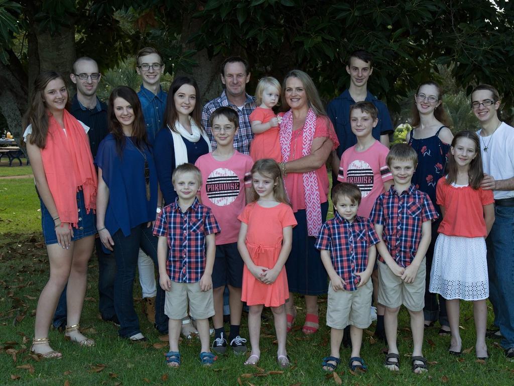Queensland family-of-18 reveal how they spend Christmas | news.com.au —  Australia's leading news site