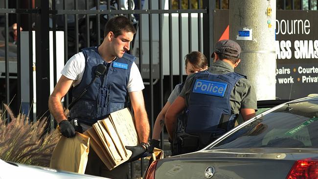 Police raids at Orange St, in Williamstown. Photo: Ellen Smith